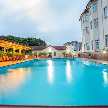 The Congress Hotel Accra Buitenkant foto