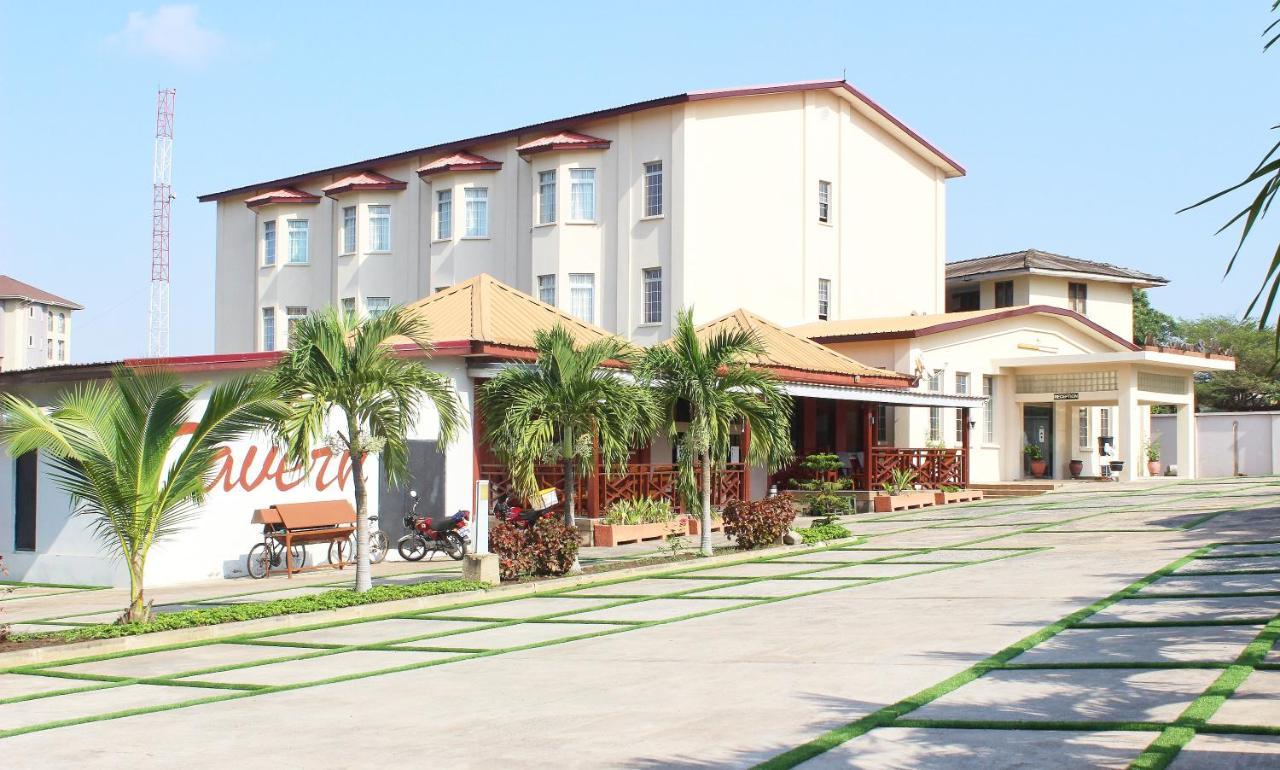 The Congress Hotel Accra Buitenkant foto