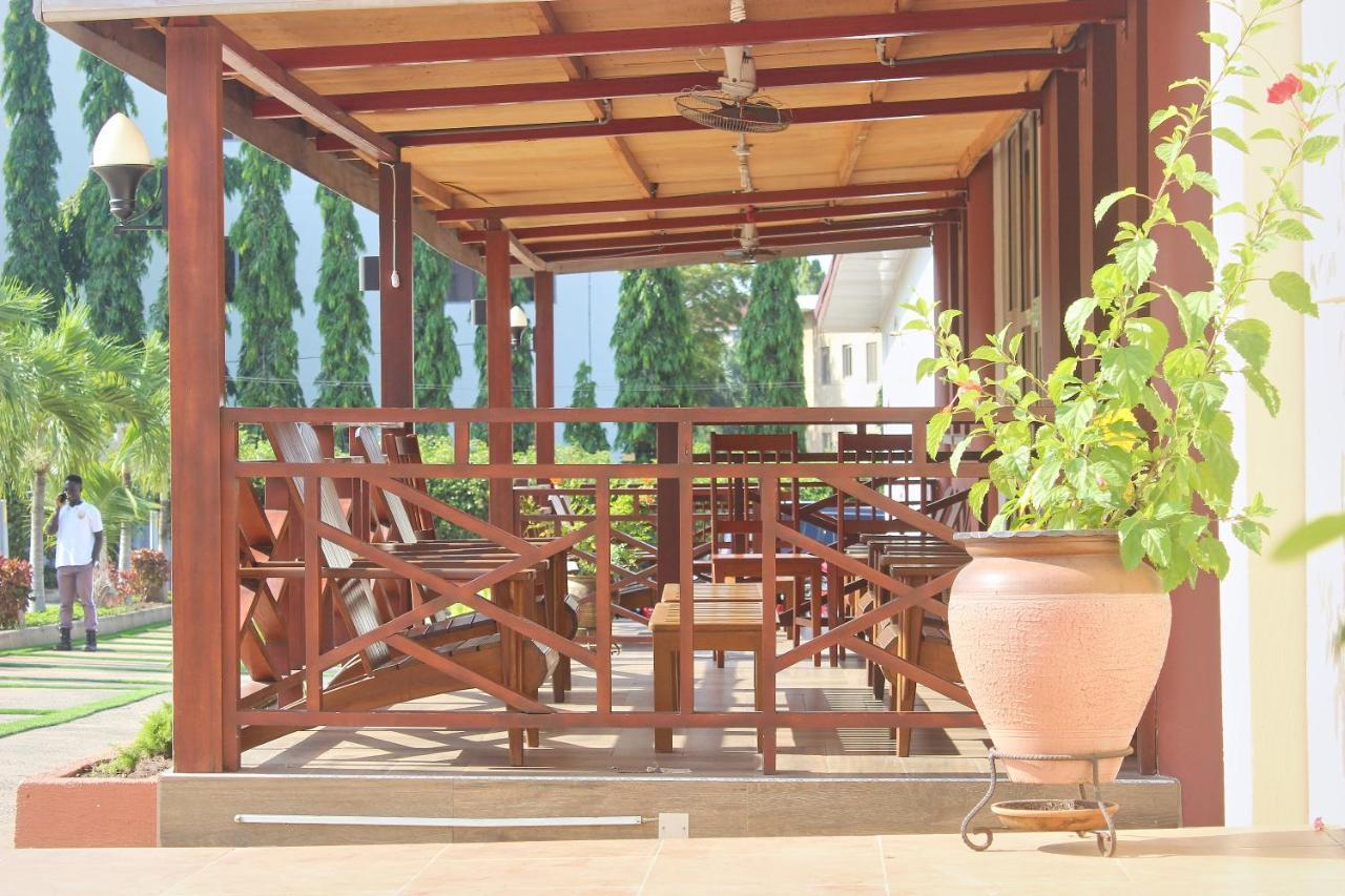 The Congress Hotel Accra Buitenkant foto