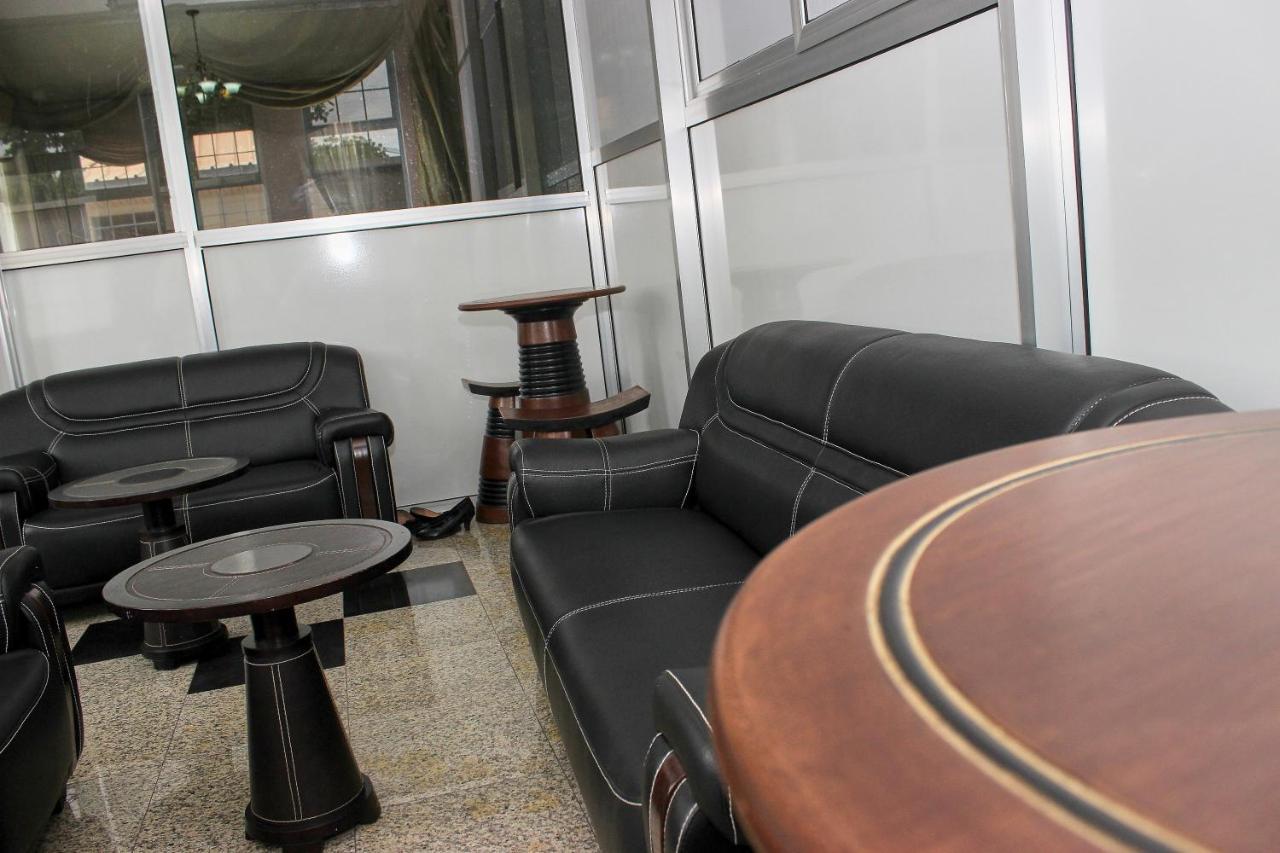 The Congress Hotel Accra Buitenkant foto