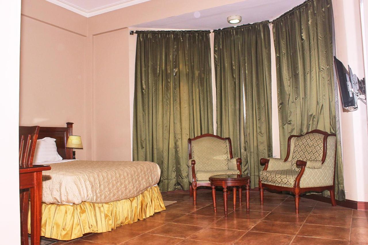 The Congress Hotel Accra Buitenkant foto