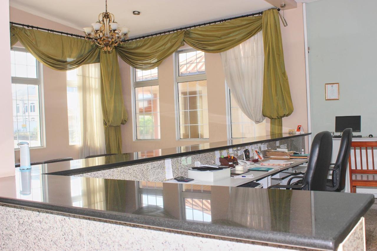 The Congress Hotel Accra Buitenkant foto