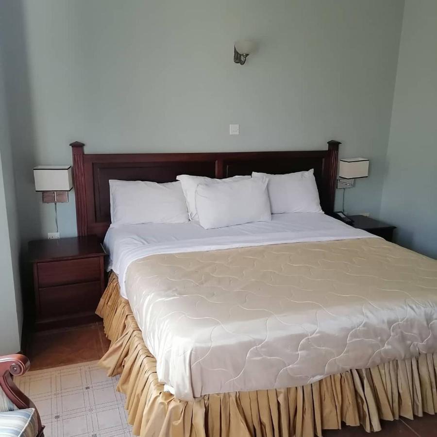 The Congress Hotel Accra Buitenkant foto